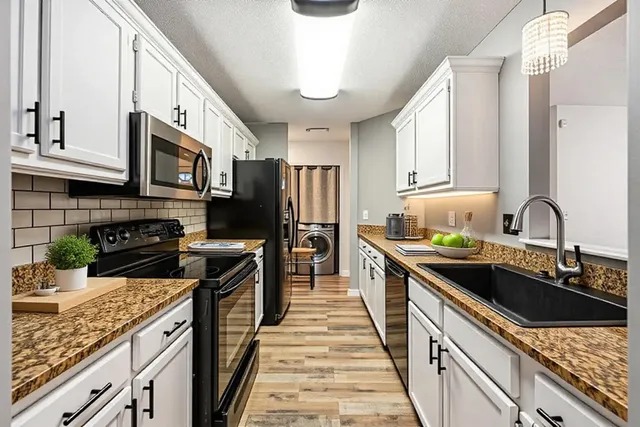 $565,000 | 1167 Landsdowne Drive, Charleston, SC 29412