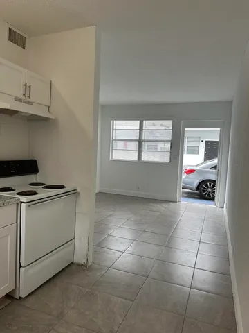 $1,450 | 608 5th Street, Unit 2, West Palm Beach, FL 33401