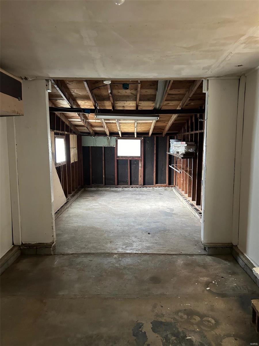 31 White Drive St. Louis, MO 63135 - Photo 13 of 18