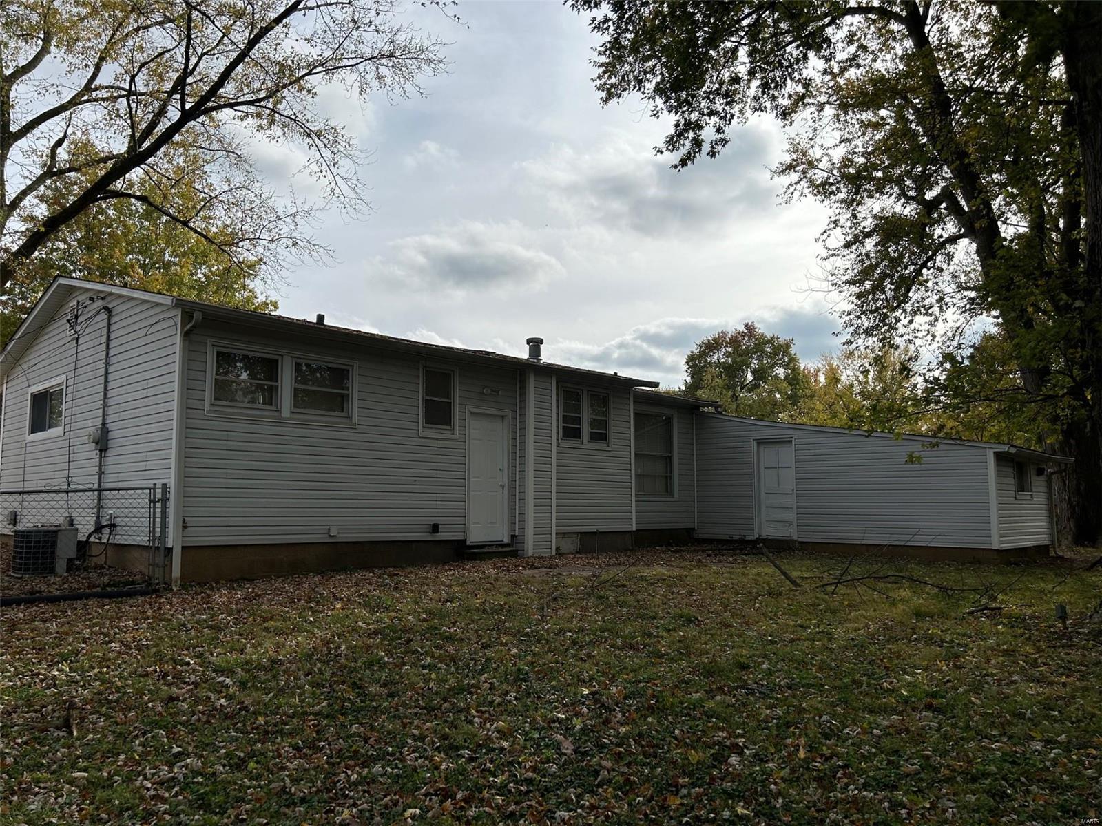 31 White Drive St. Louis, MO 63135 - Photo 15 of 18