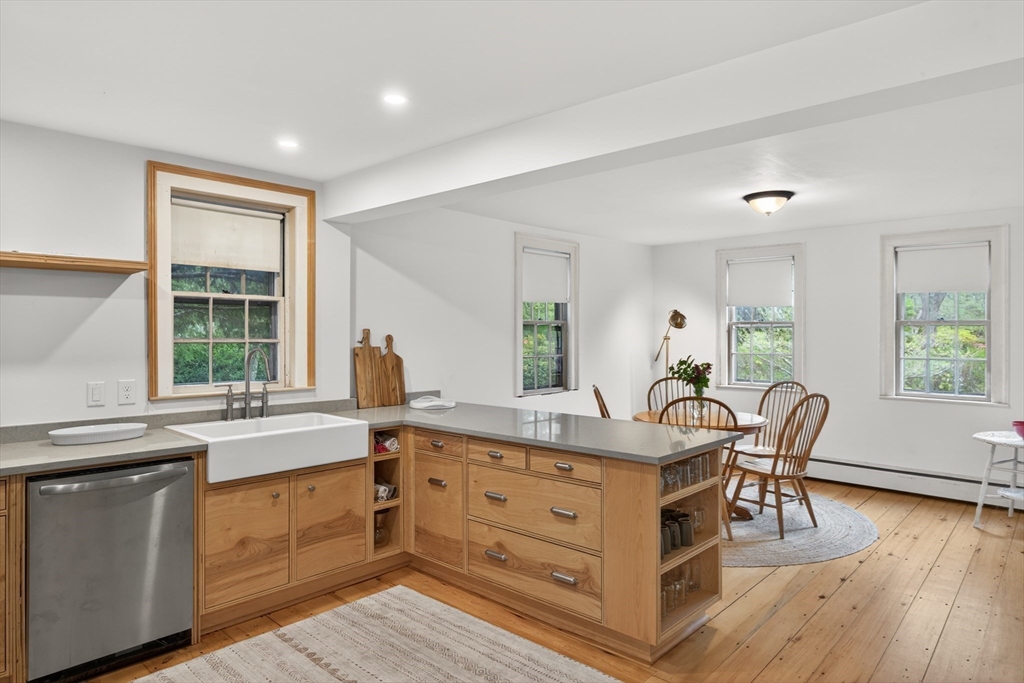 120 Ocean View Avenue Barnstable, MA 02635 - Photo 9 of 39