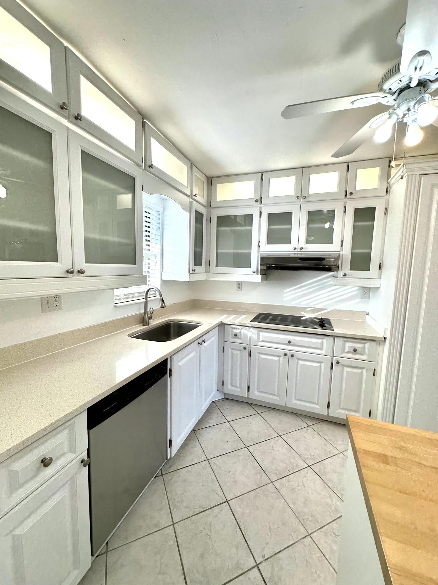 9235 Southwest 8th Street, Unit 306 Boca Raton, FL 33428 - Photo 3 of 27 Kitchen