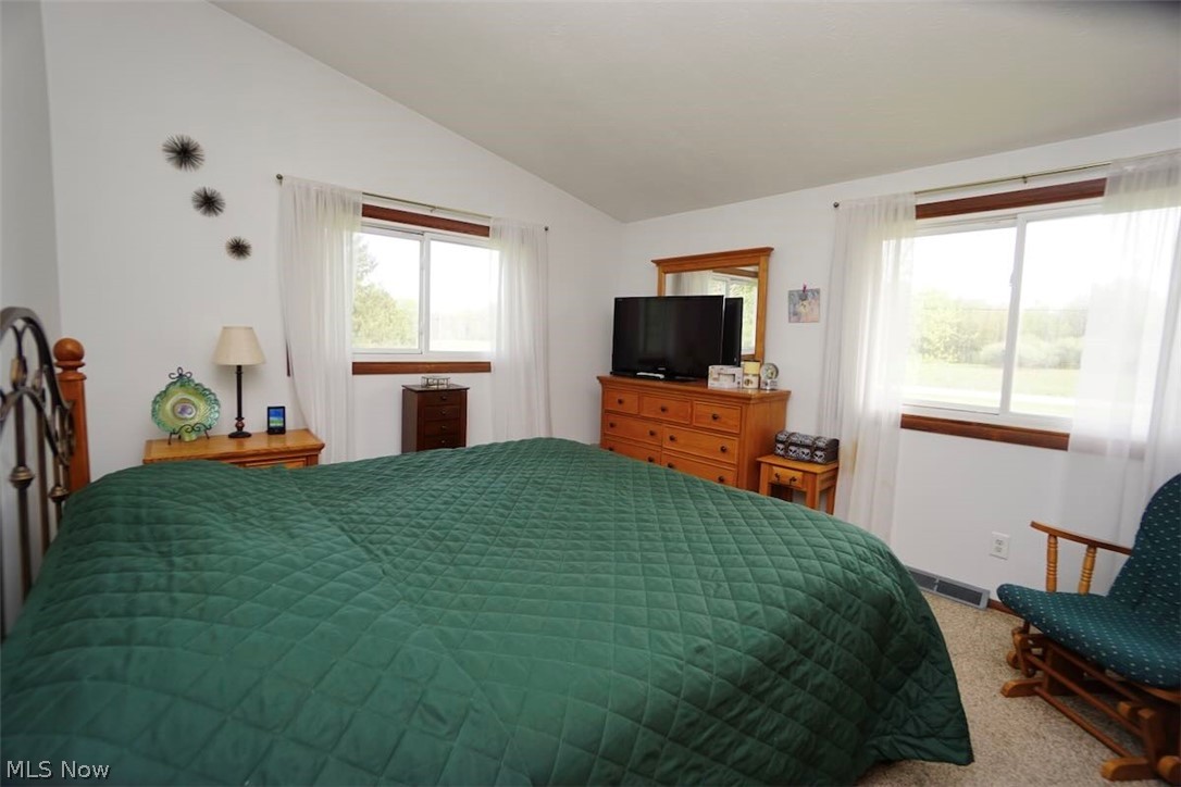 5875 Trumbull Road Geneva, OH 44041 - Photo 8 of 33 Master bedroom