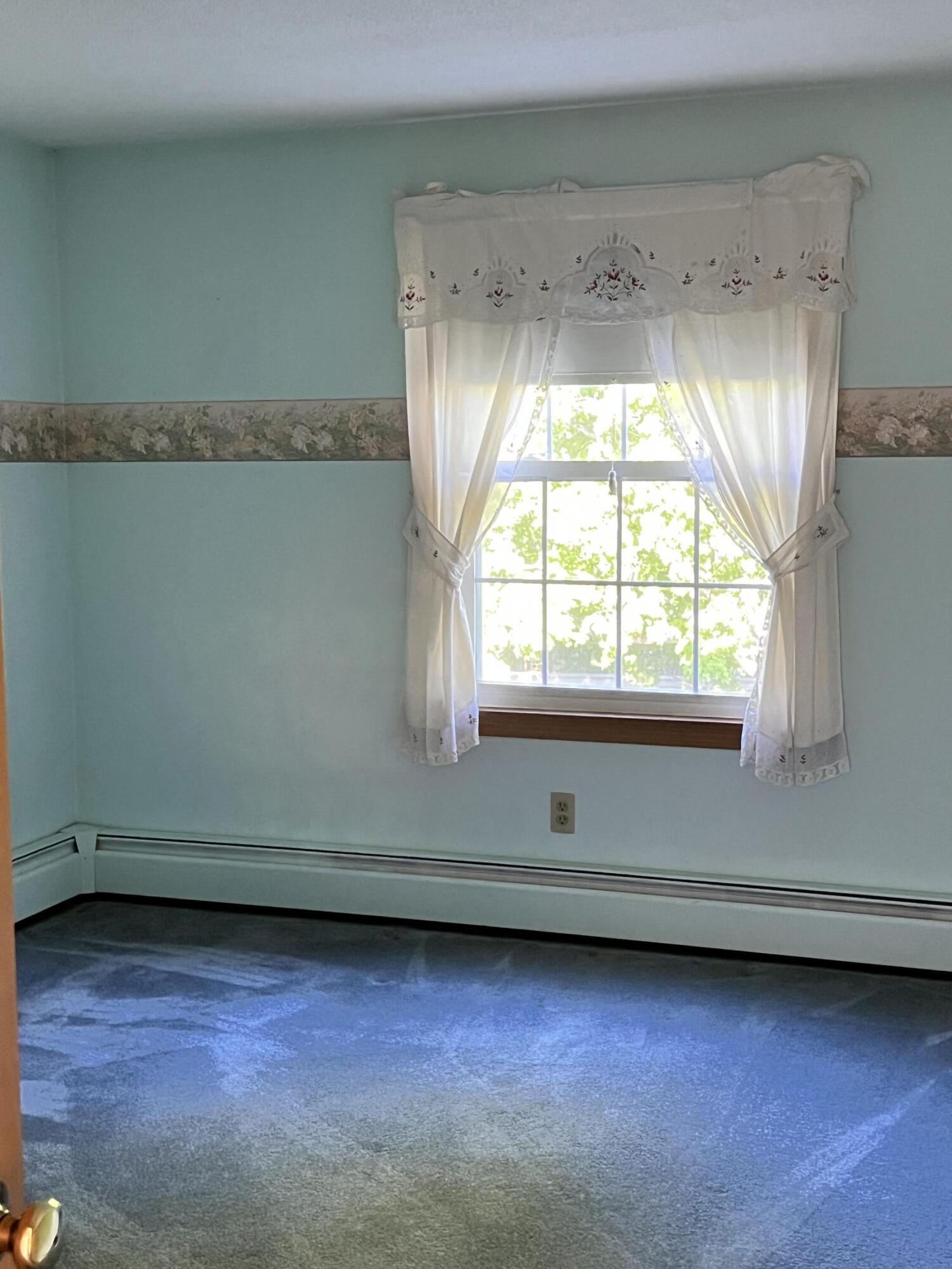 298 Perham Street Farmington, ME 04938 - Photo 13 of 52 IMG_3378