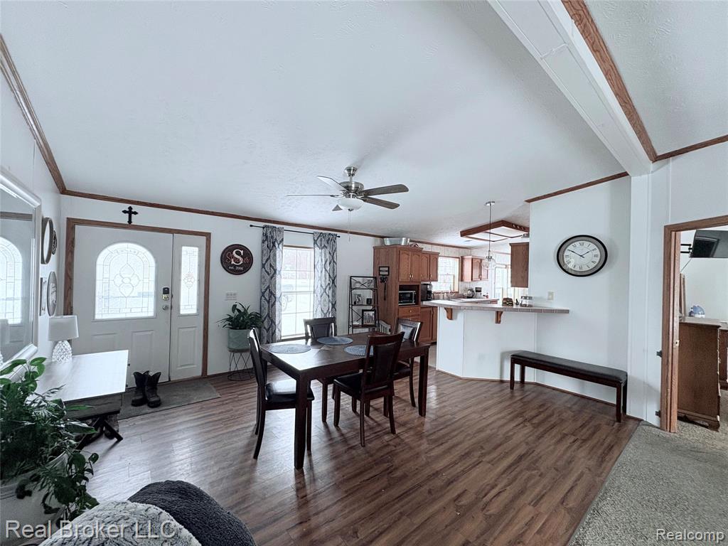6054 Lapeer Road Burton, MI 48509 - Photo 6 of 14 Gallery Image 6