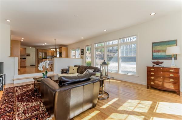 1045 Bay Road Hamilton, MA 01982 - Photo 10 of 27 Gallery Image 10