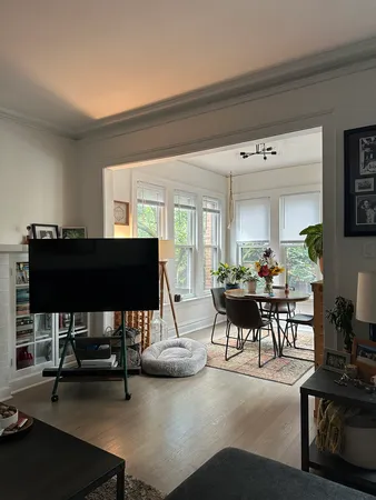 $3,300 | 6341 North Wayne Avenue, Unit 2S, Chicago, IL 60660