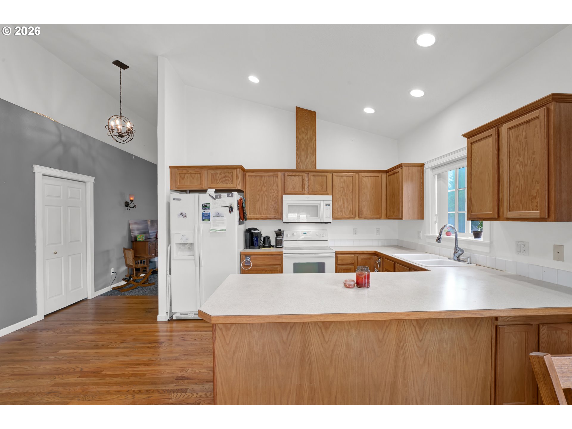 3392 Falcon Drive Springfield, OR 97477 - Photo 12 of 46