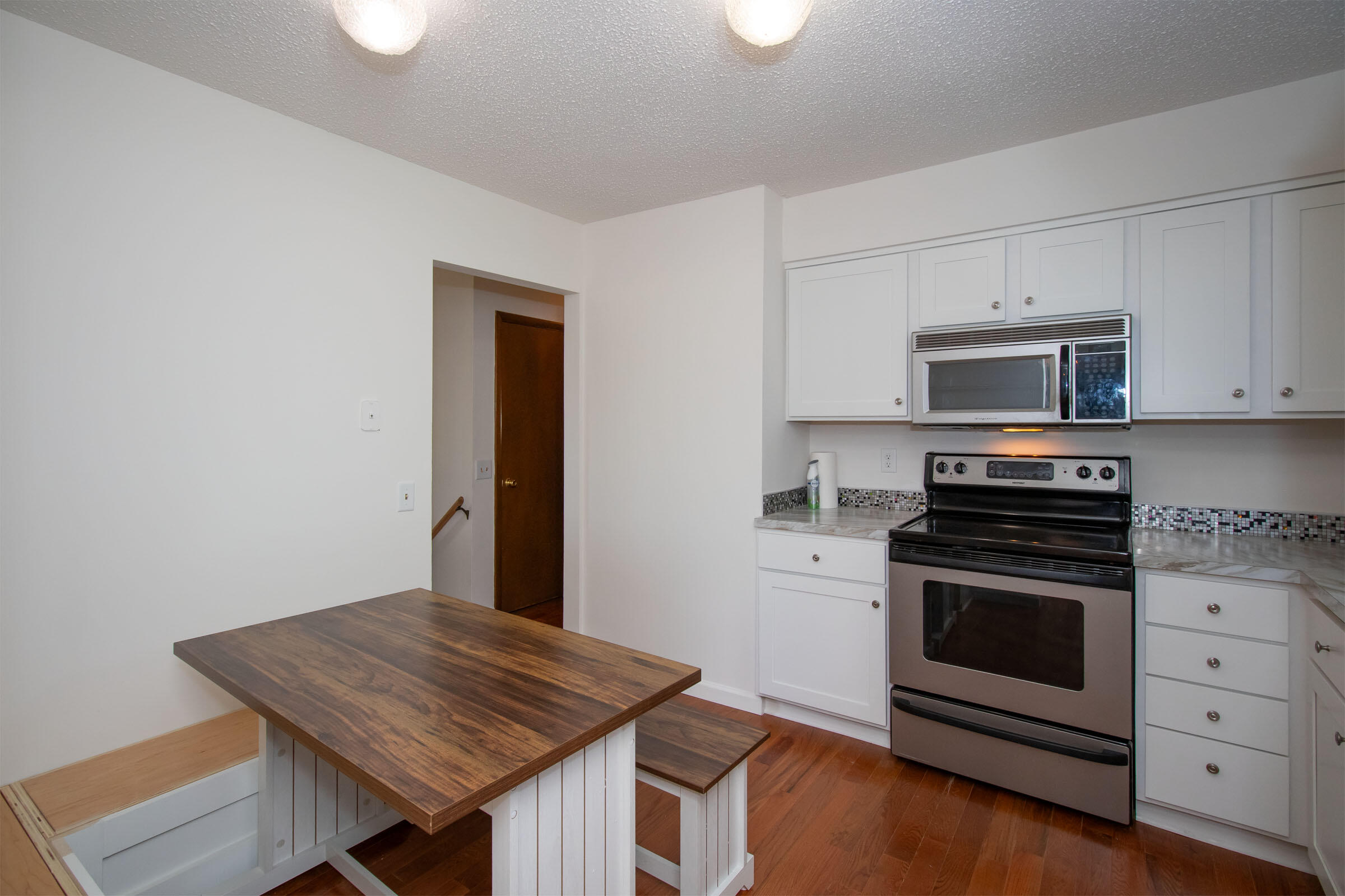 4101 West Hickory Road Hickory Corners, MI 49060 - Photo 11 of 26 Kitchen - View 2