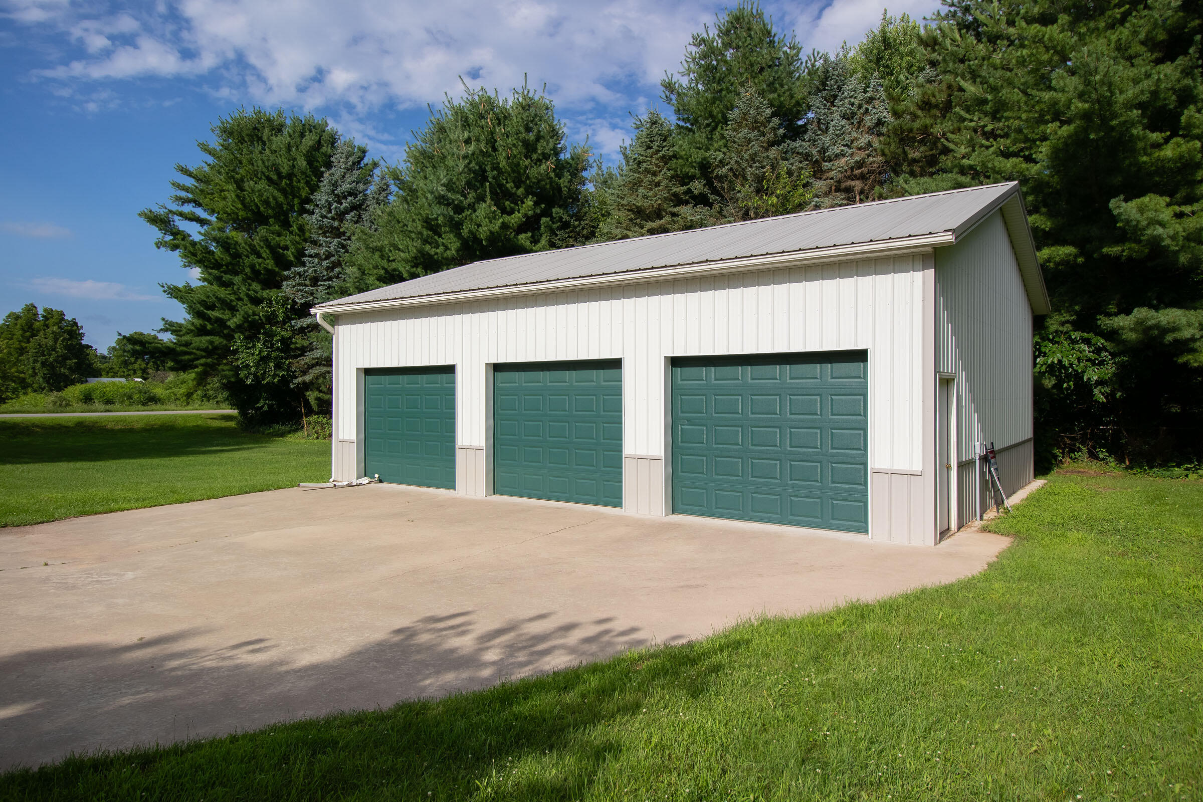 4101 West Hickory Road Hickory Corners, MI 49060 - Photo 4 of 26 Barn Exterior 1