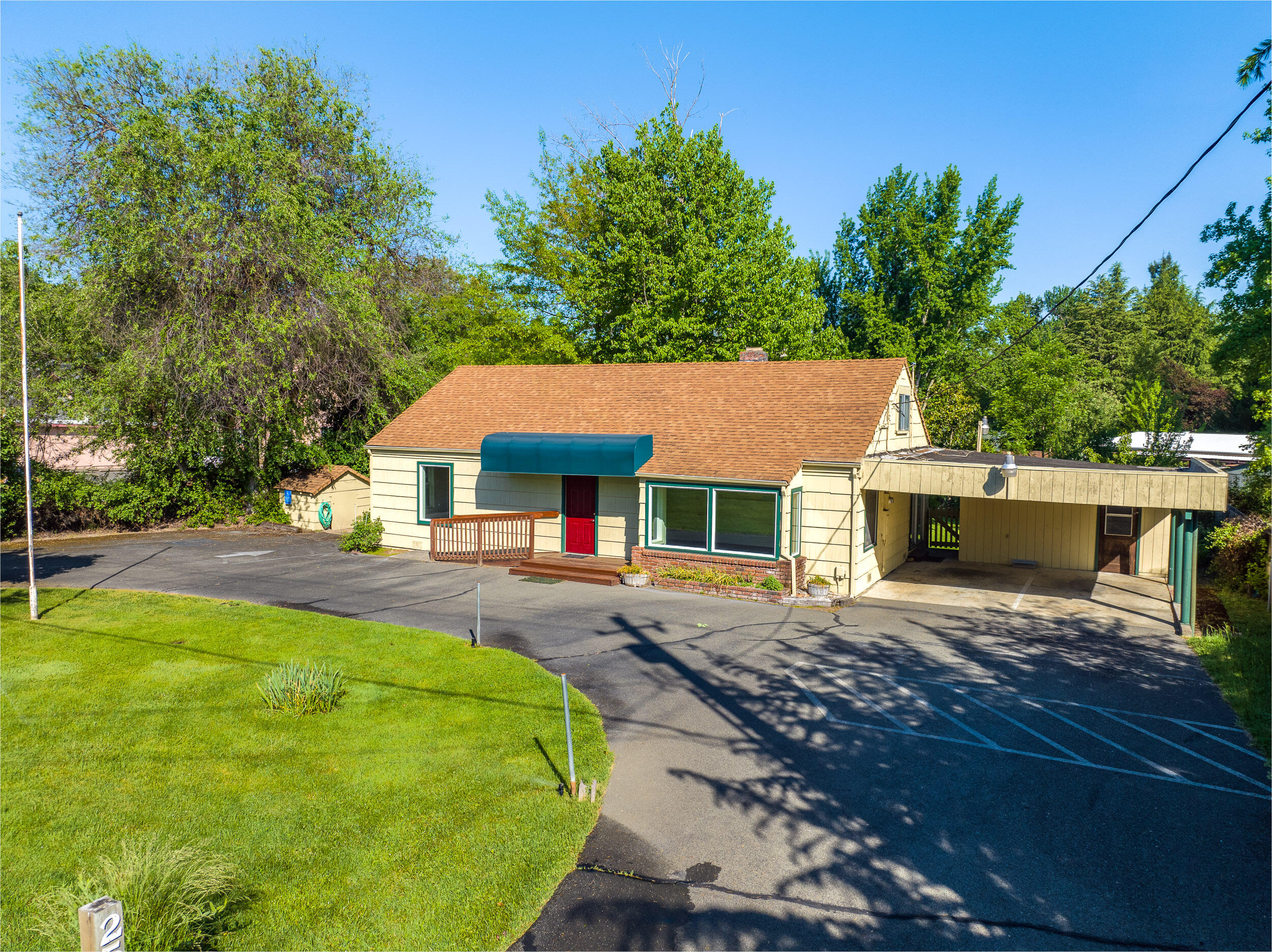 2576 New Hope Road Grants Pass, OR 97527 - Photo 1 of 44 2576SWNewHopeRd-002
