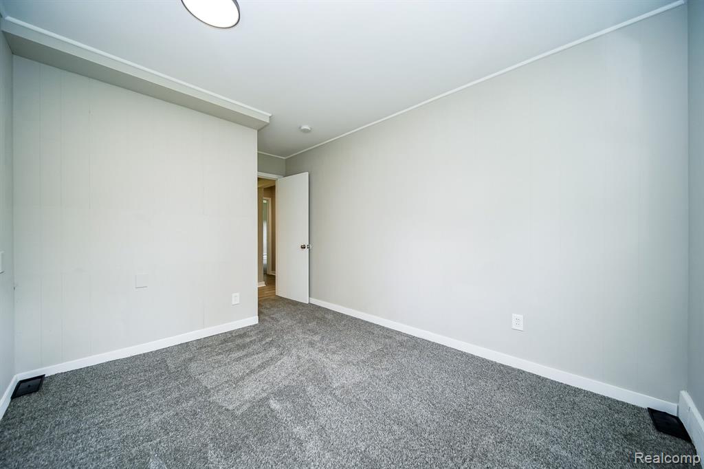 29200 Utley Road Farmington Hills, MI 48334 - Photo 26 of 64