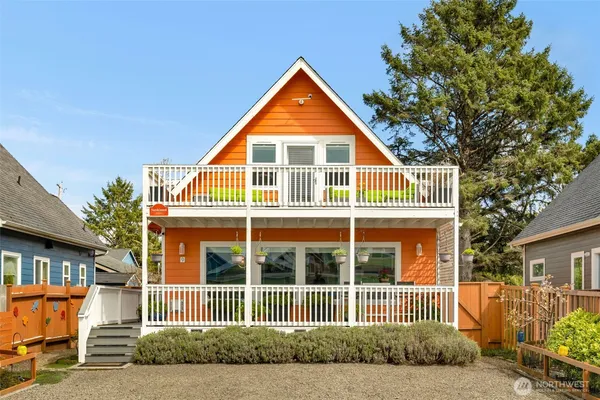 $570,000 | 9 Darien Lane, Pacific Beach, WA 98571