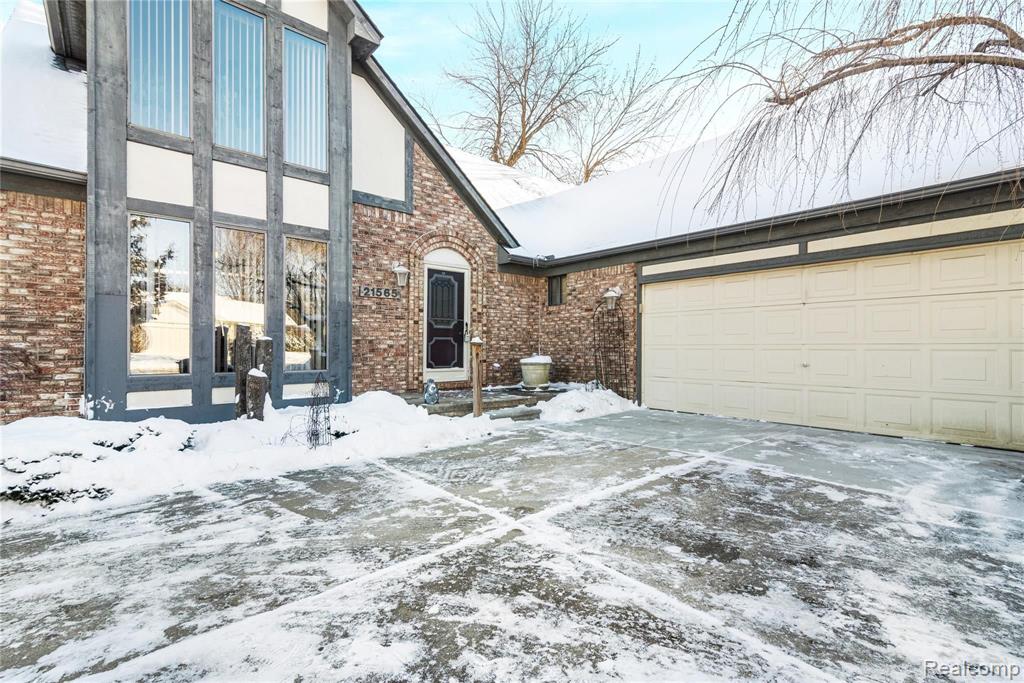 21565 Hall Road Woodhaven, MI 48183 - Photo 2 of 42