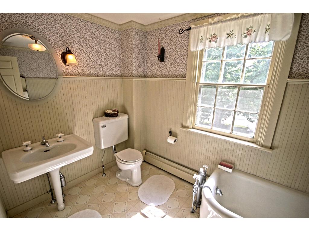 48 Old Rockingham Road Salem, NH 03079 - Photo 21 of 35 Gallery Image 21