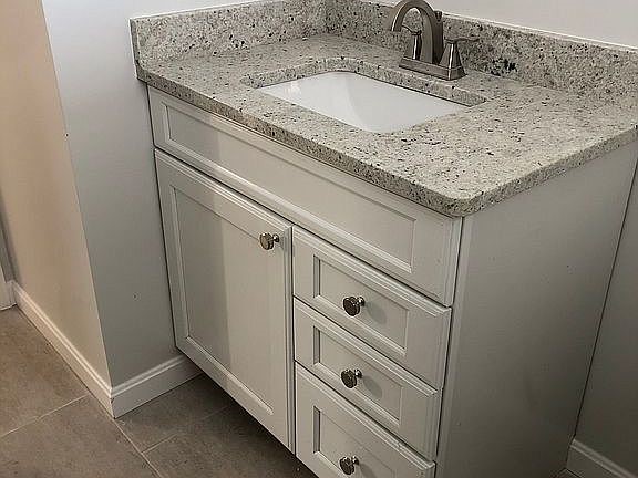 40 Malcolm Road North Kingstown, RI 02852 - Photo 11 of 17 Gallery Image 11