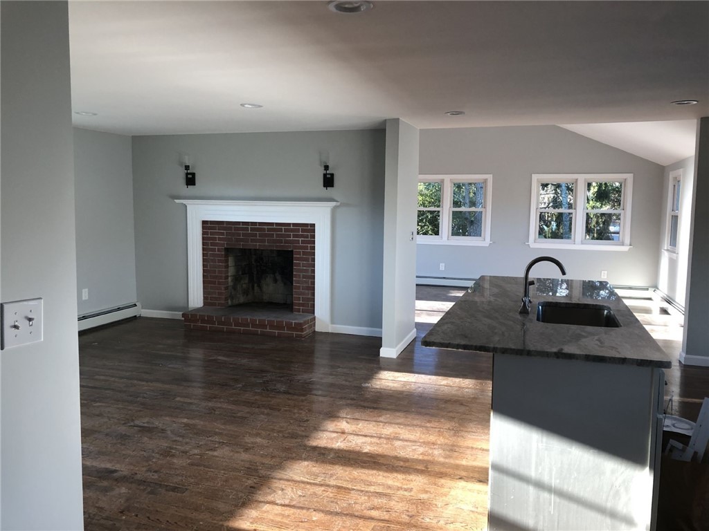40 Malcolm Road North Kingstown, RI 02852 - Photo 4 of 17 Gallery Image 4