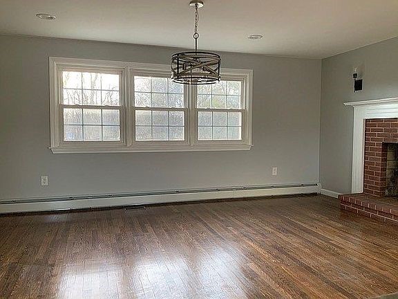 40 Malcolm Road North Kingstown, RI 02852 - Photo 5 of 17 Gallery Image 5