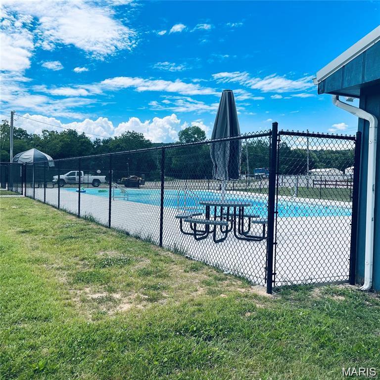 8875 Victoria French Village, MO 63036 - Photo 16 of 19