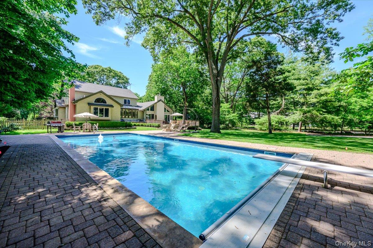 33 Meadowfarm Road East Islip, NY 11730 - Photo 34 of 41