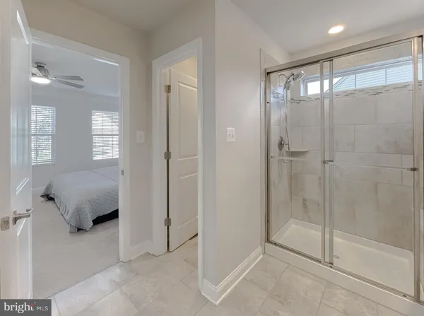 a en suite bathroom with a shower
