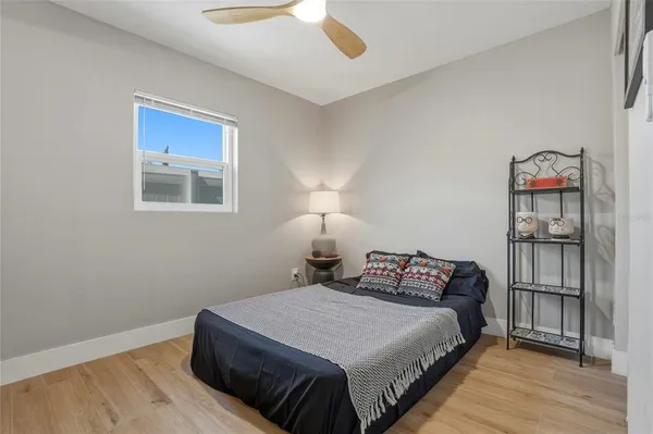 $4,000 | 411 42nd Avenue Northeast, St. Petersburg, FL 33703