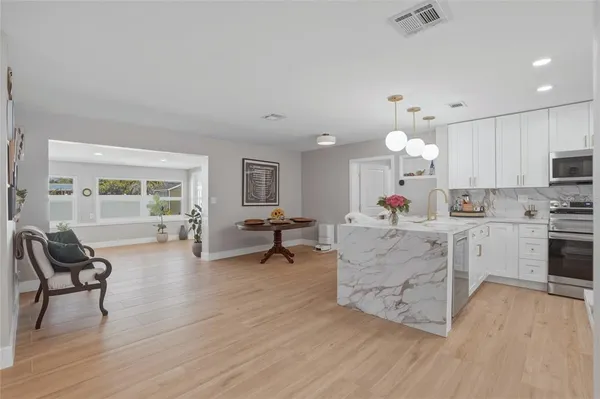 $4,000 | 411 42nd Avenue Northeast, St. Petersburg, FL 33703