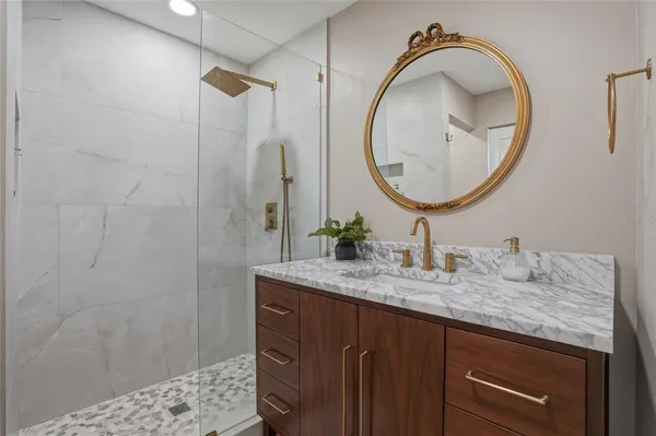 $4,000 | 411 42nd Avenue Northeast, St. Petersburg, FL 33703