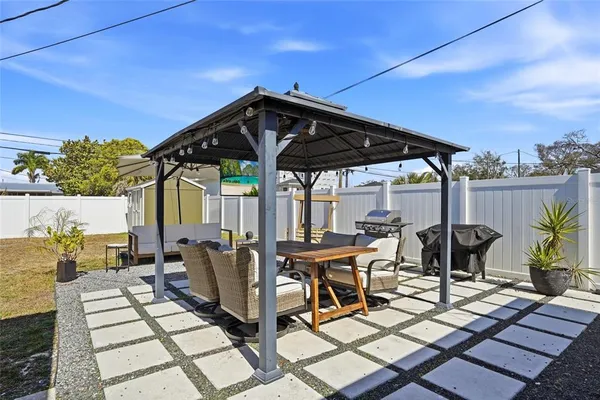 $4,000 | 411 42nd Avenue Northeast, St. Petersburg, FL 33703