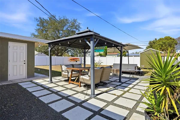 $4,000 | 411 42nd Avenue Northeast, St. Petersburg, FL 33703