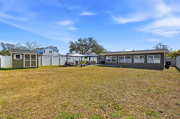 $4,000 | 411 42nd Avenue Northeast, St. Petersburg, FL 33703