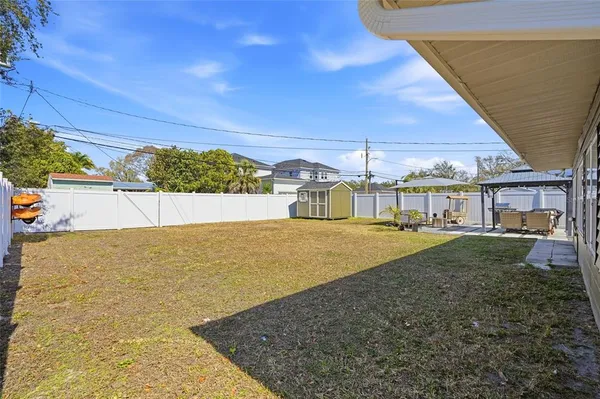$4,000 | 411 42nd Avenue Northeast, St. Petersburg, FL 33703