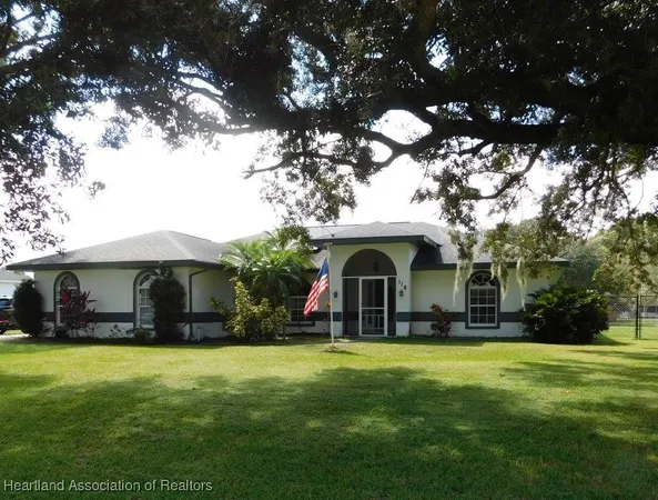 $299,999 | 116 Oak Knolls Circle, Sebring, FL 33876