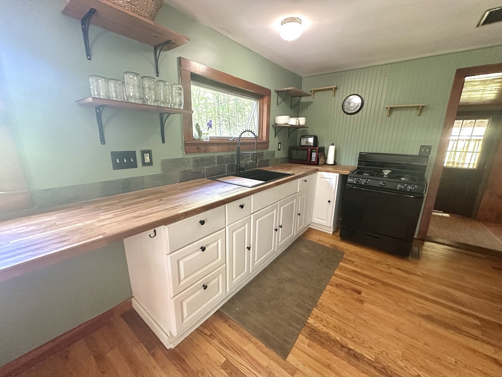 630 Orange Road Warwick, MA 01378 - Photo 11 of 37