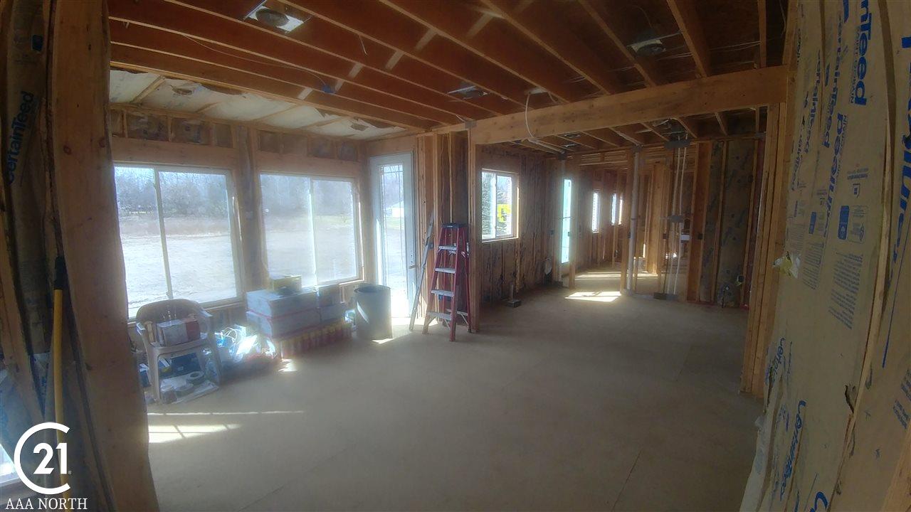69421 Dequindre Road Leonard, MI 48367 - Photo 13 of 21 Dinning room