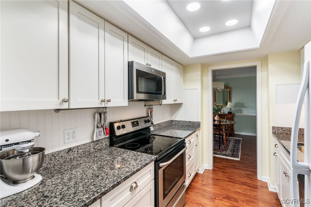 2956 Hathaway Road, Unit 807 Richmond, VA 23225 - Photo 4 of 44 Bright and efficient galley kitchen with granite c
