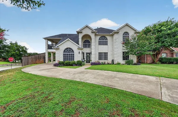 $550,000 | 851 Bridle Path, Burleson, TX 76028