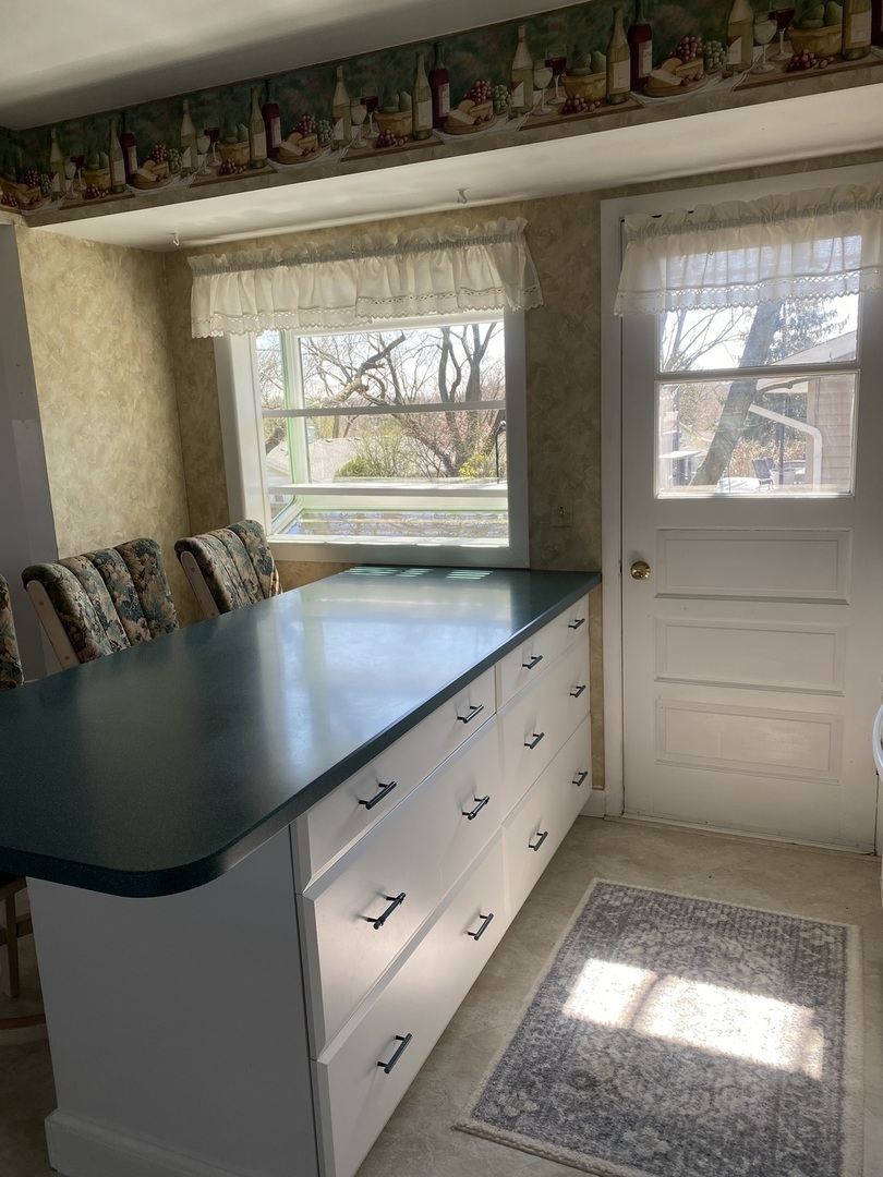 6013 Ridgeway Drive Woodridge, IL 60517 - Photo 4 of 13