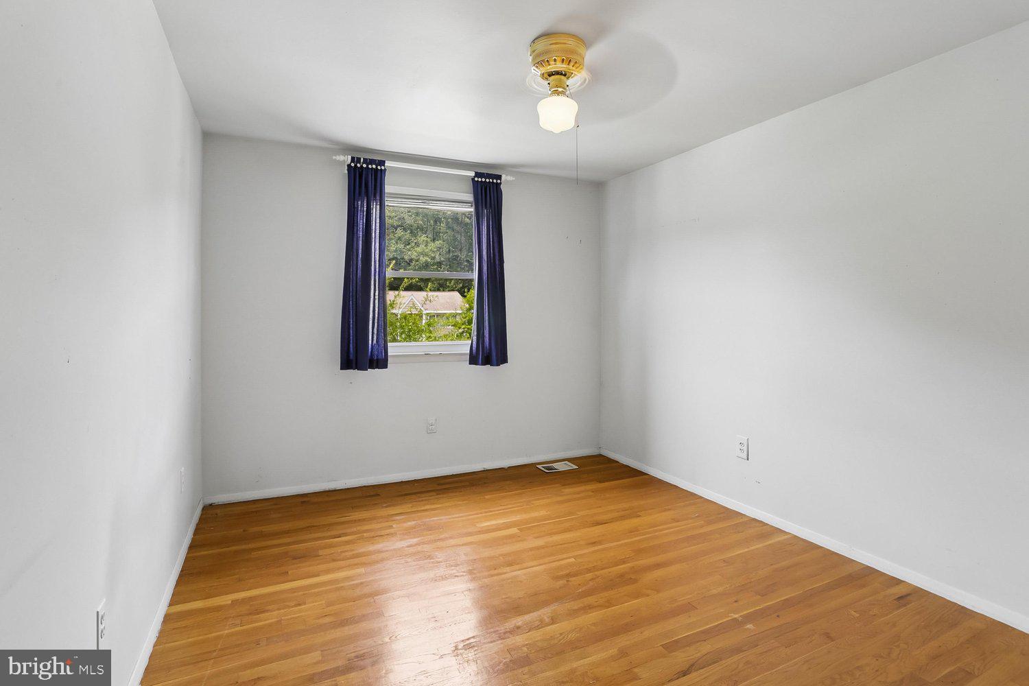 8303 Montpelier Drive Laurel, MD 20708 - Photo 23 of 41 Bedroom 3