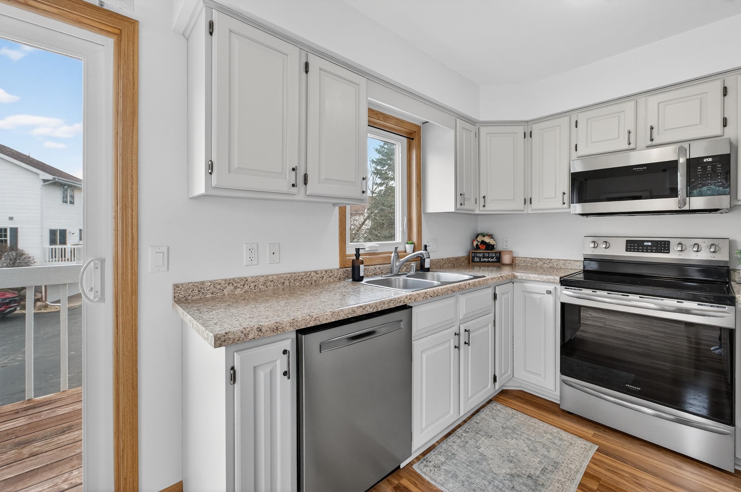 3202 Dorchester Way Madison, WI 53719 - Photo 13 of 28