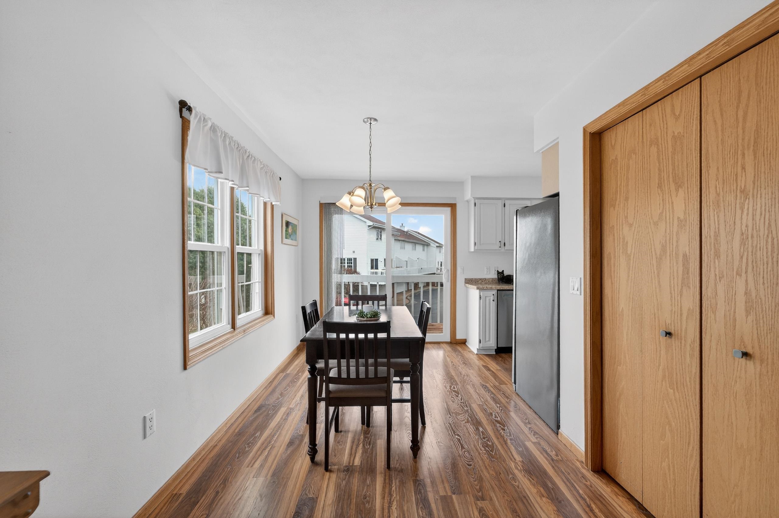 3202 Dorchester Way Madison, WI 53719 - Photo 9 of 28