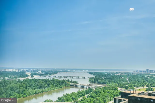 a picture of city view