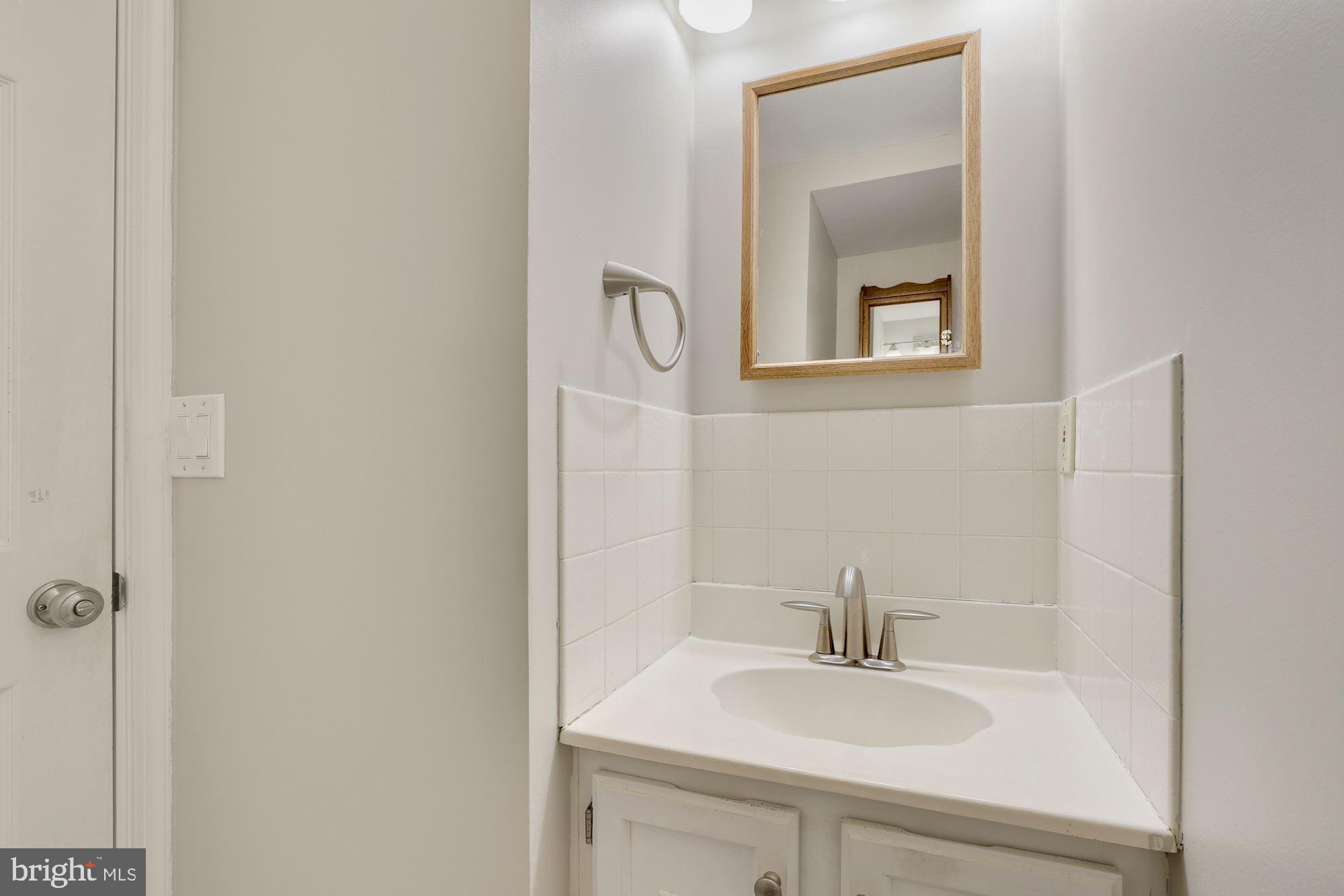 6929 Colburn Drive Annandale, VA 22003 - Photo 35 of 50 Main Level Bath