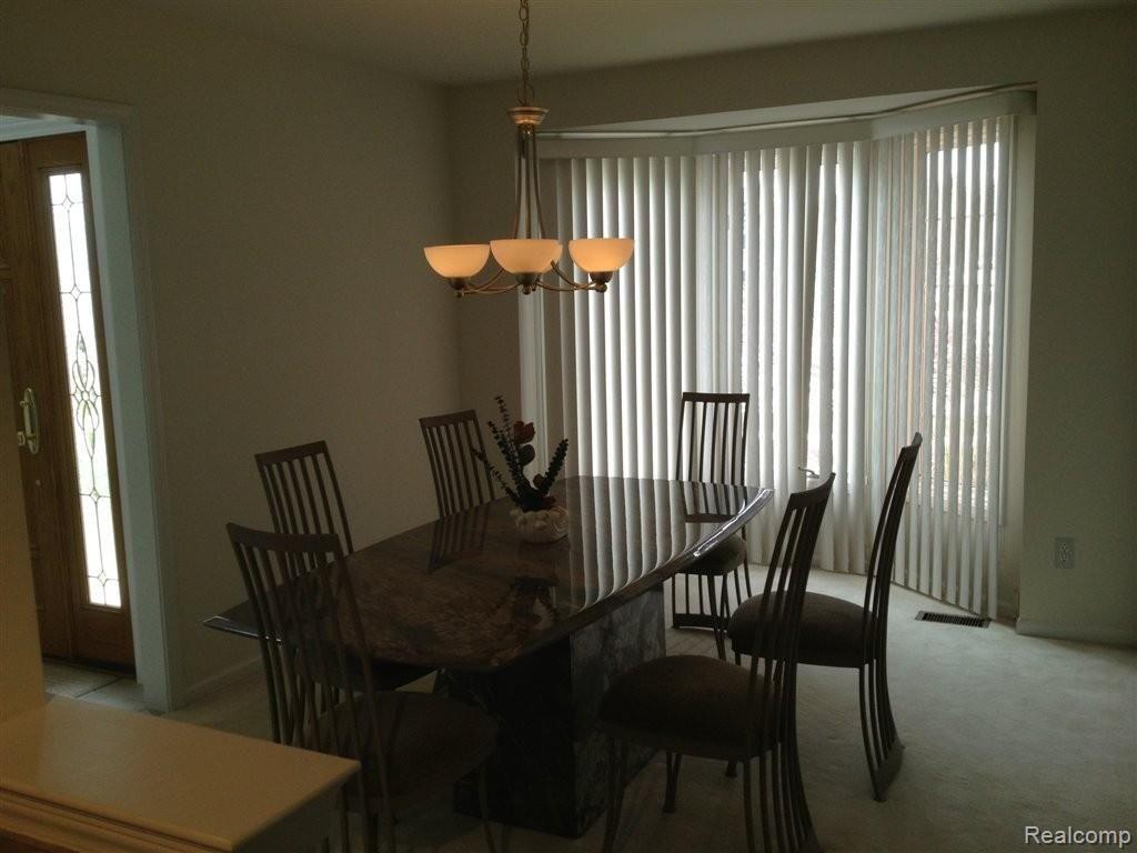 943 Dakota Court Rochester, MI 48307 - Photo 4 of 24 DINING ROOM.JPG