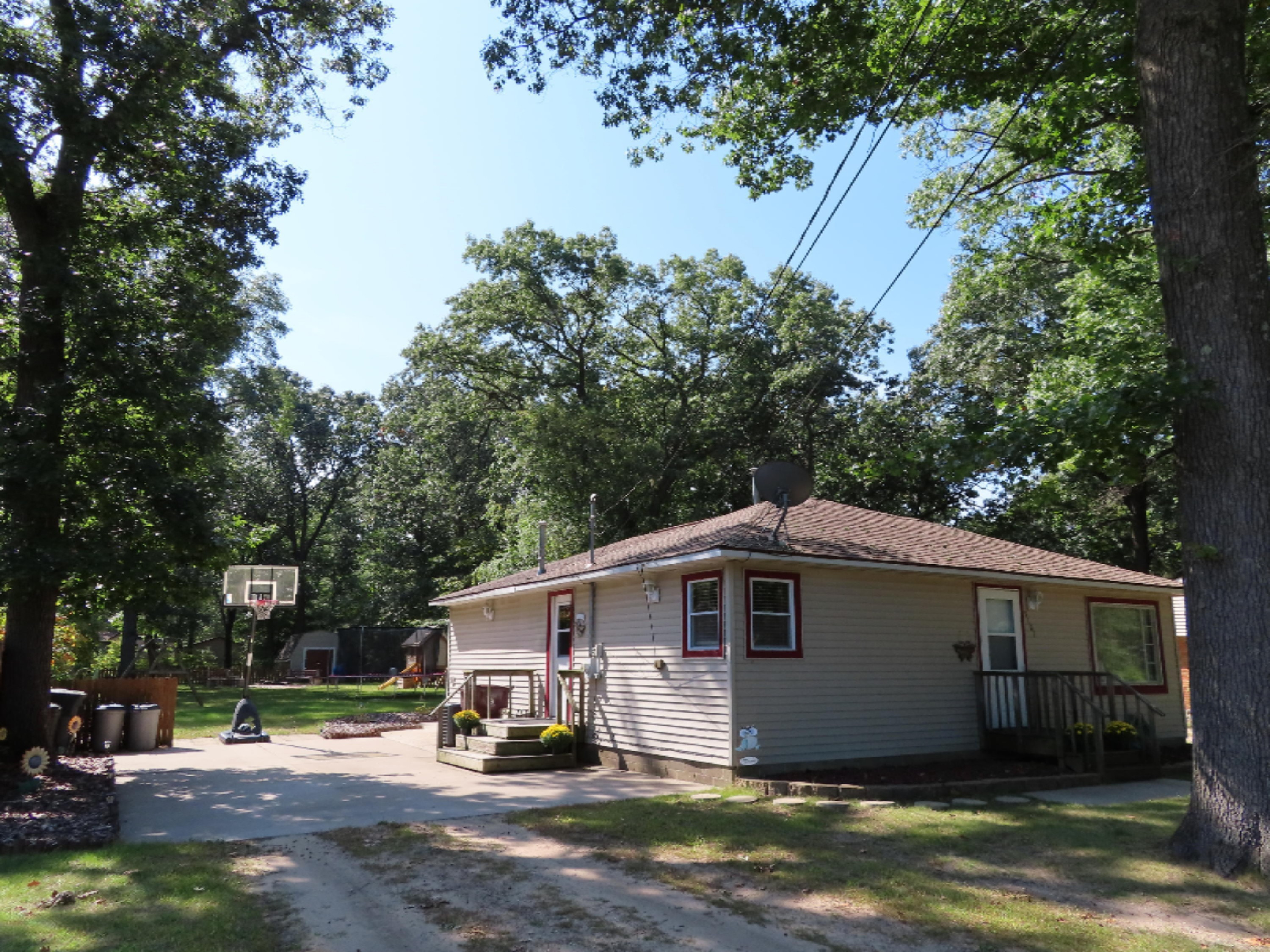 3101 MacArthur Road Muskegon, MI 49442 - Photo 4 of 50 B4B5F1D1-AC4A-4D8A-9342-693C5970F83C