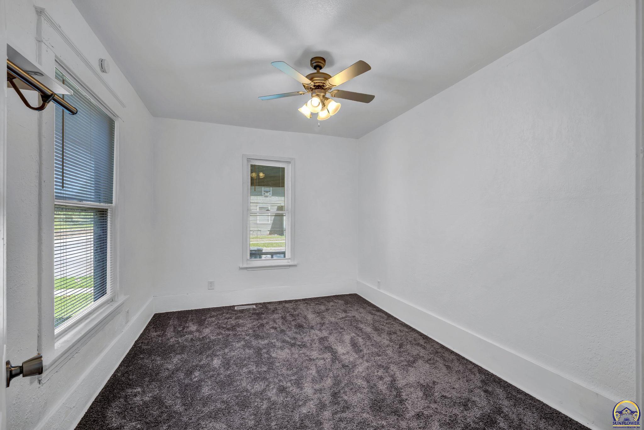 1017 Southwest 16th Street Topeka, KS 66604 - Photo 14 of 29