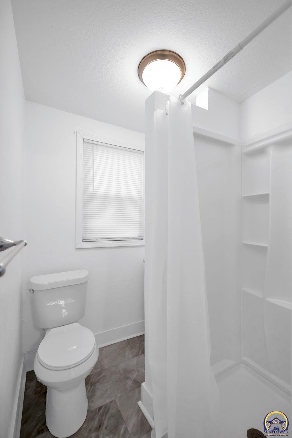 1017 Southwest 16th Street Topeka, KS 66604 - Photo 18 of 29