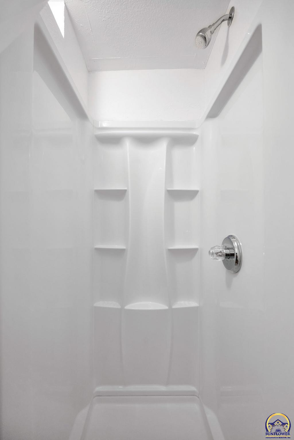 1017 Southwest 16th Street Topeka, KS 66604 - Photo 19 of 29