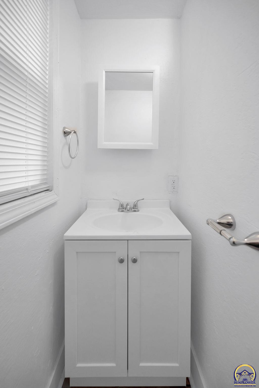 1017 Southwest 16th Street Topeka, KS 66604 - Photo 20 of 29