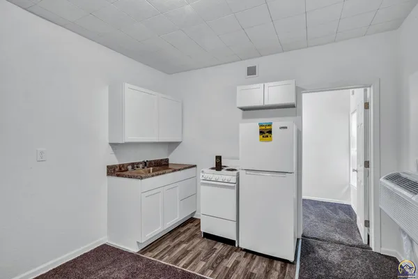$125,000 | 1017 Southwest 16th Street, Topeka, KS 66604